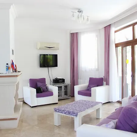 Orlena Villa *